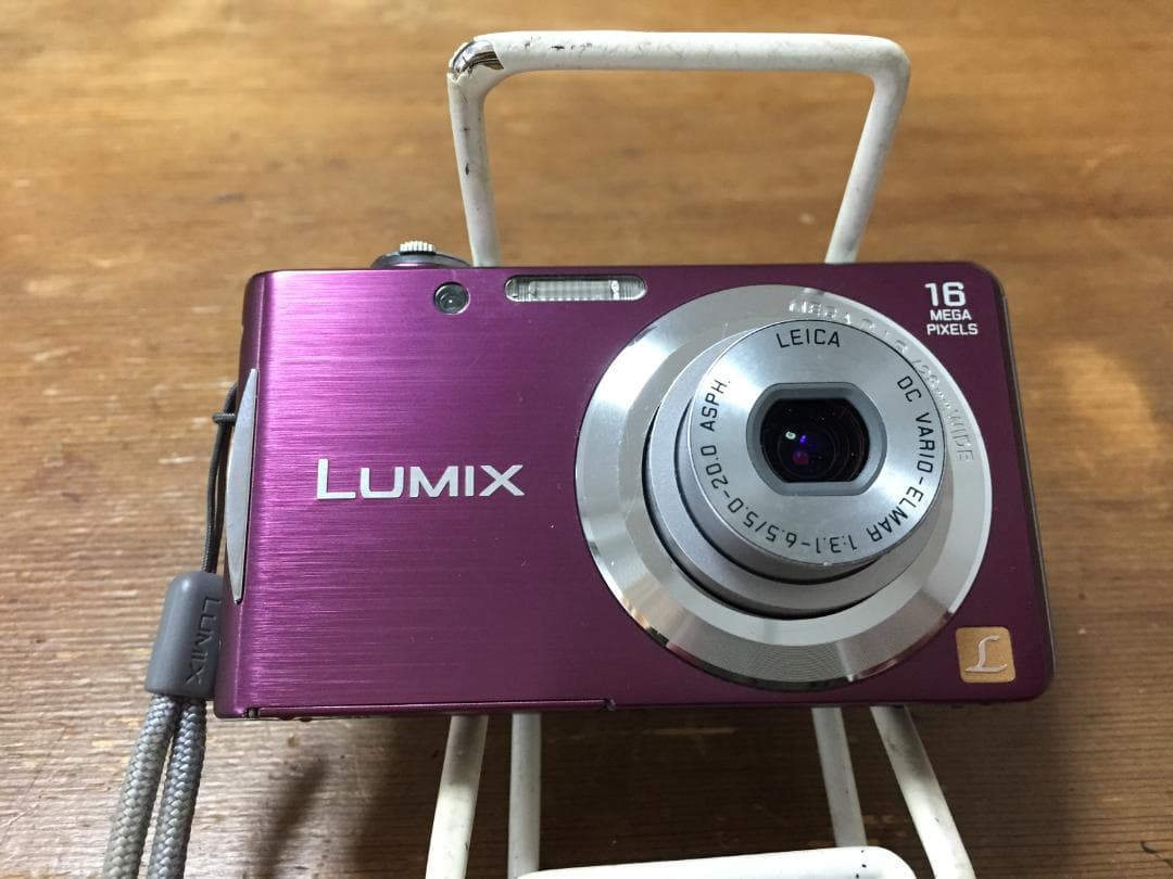 美品 撮影画像あり　Panasonic　DMC-FH5　付属品有　専用ケース付