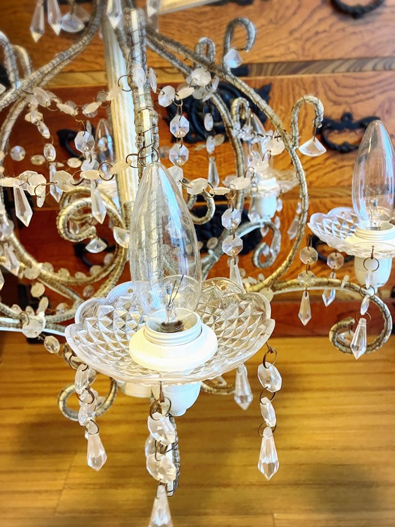 シャビーな6灯シャンデリア　替えの電球つき