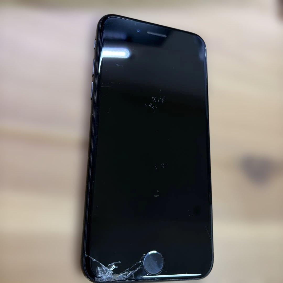 iPhone7 128GB ジェットブラック　MNCK2J/A バッテリー77%