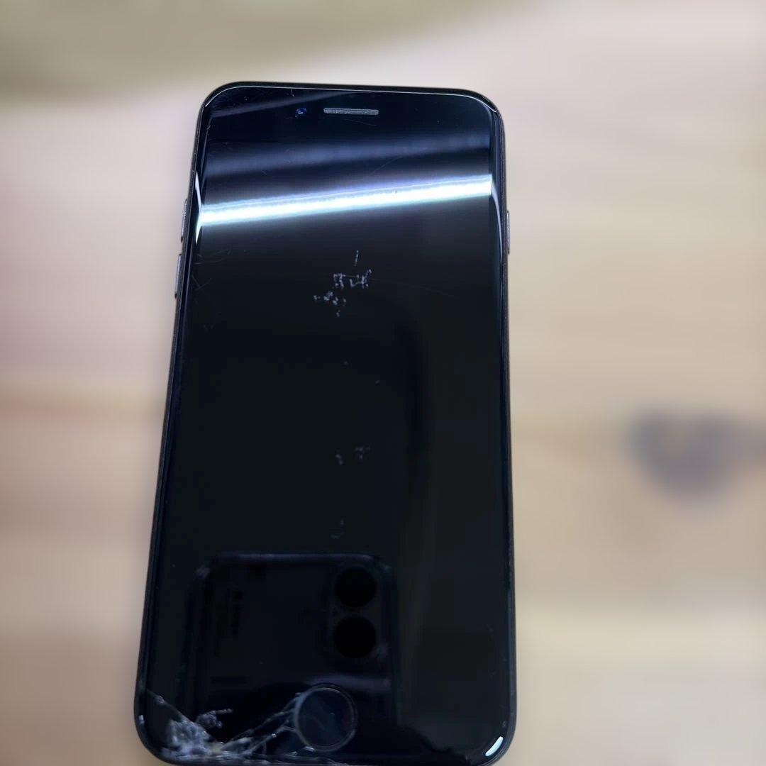 iPhone7 128GB ジェットブラック　MNCK2J/A バッテリー77%