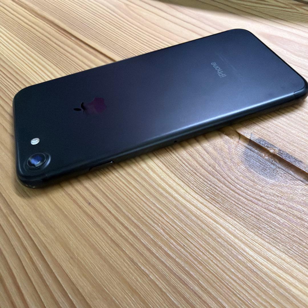 iPhone7 128GB ジェットブラック　MNCK2J/A バッテリー77%