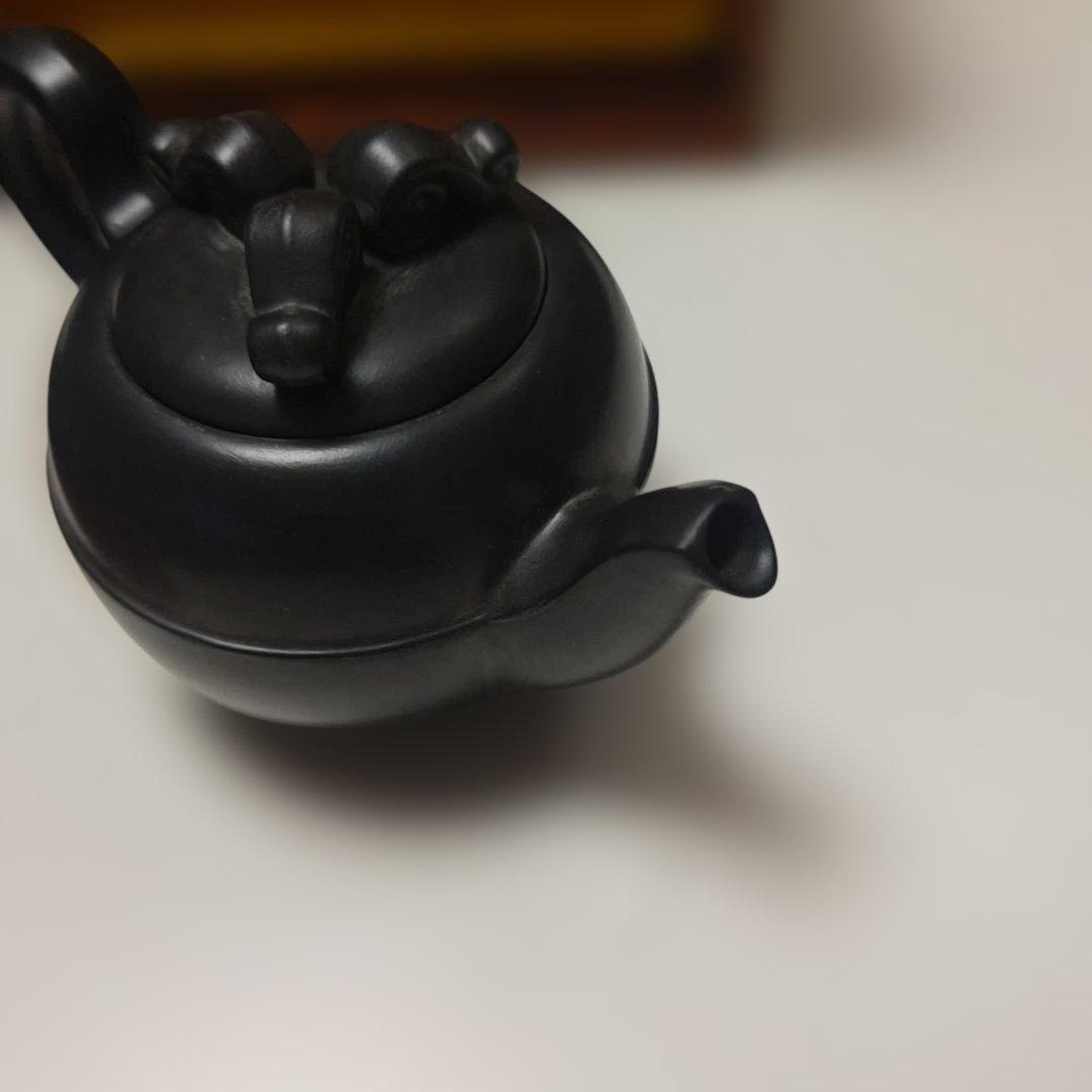 動物頭部 急須 黒色 黒泥製　朱泥　紫砂壺