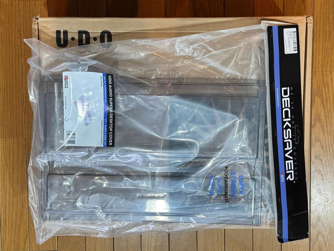 アナログシンセサイザー Super 6 Desktop ダストカバー付