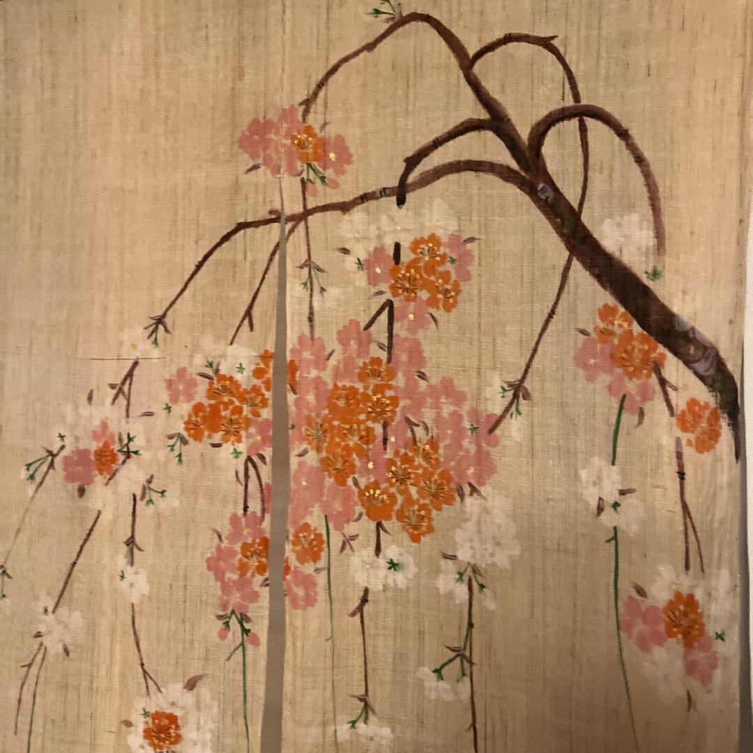 枝垂れ桜　リネンのれん