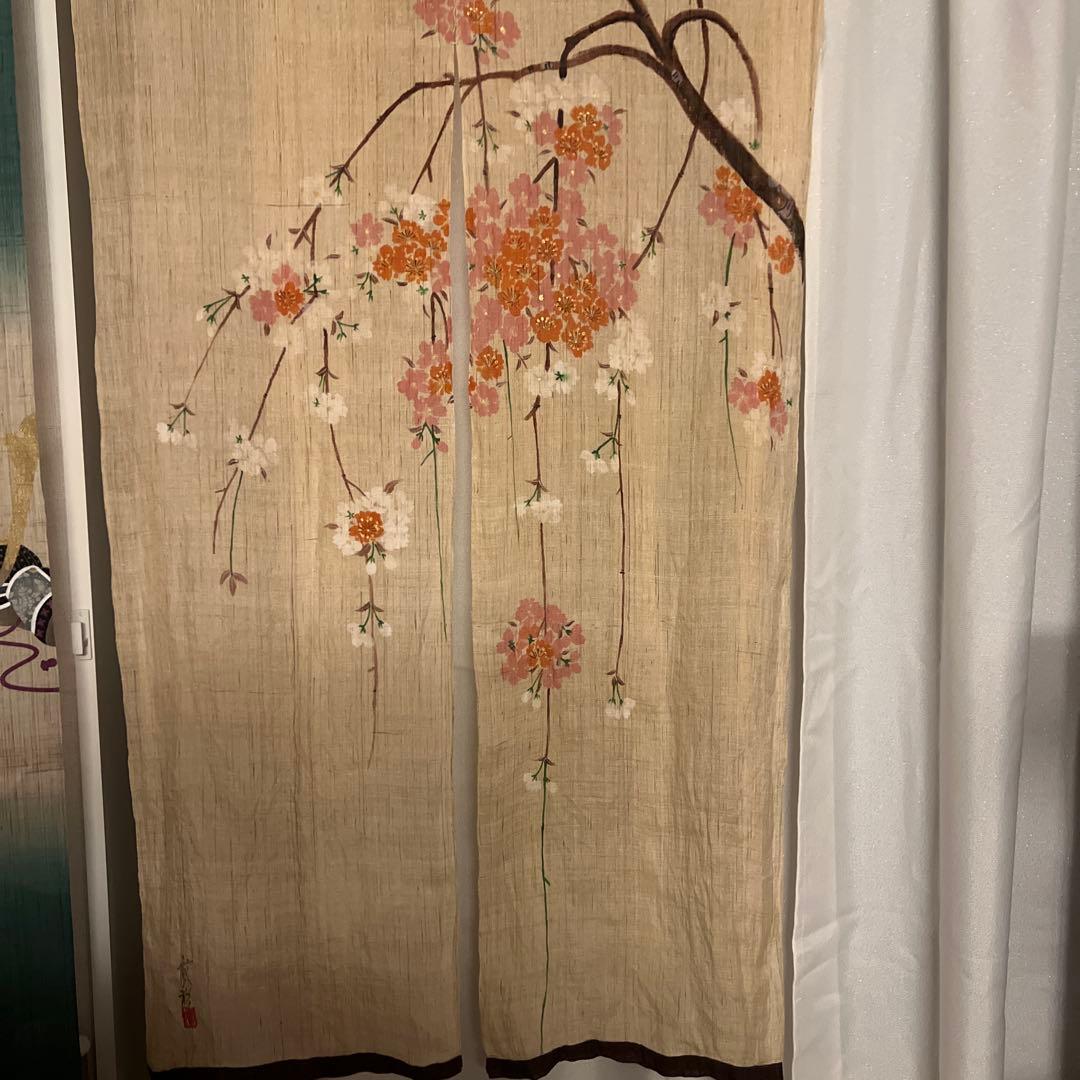 枝垂れ桜　リネンのれん