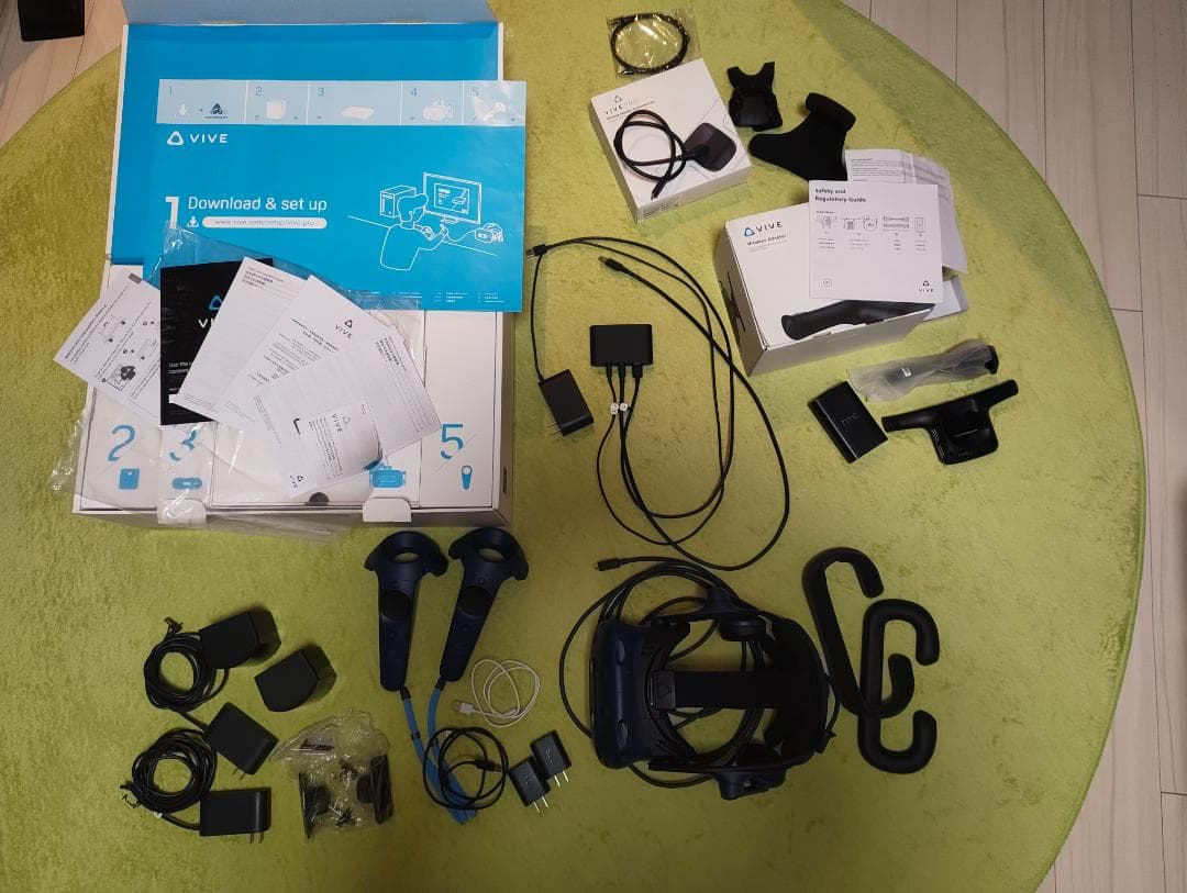 間*一様 HTC VIVE PRO フルセットと　おまけ