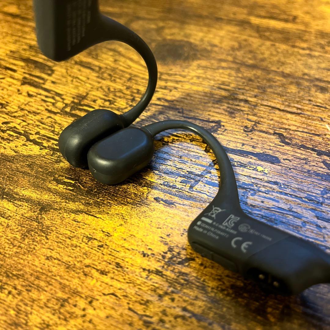 骨伝導イヤホン ワイヤレス　AFTERSHOKZ
