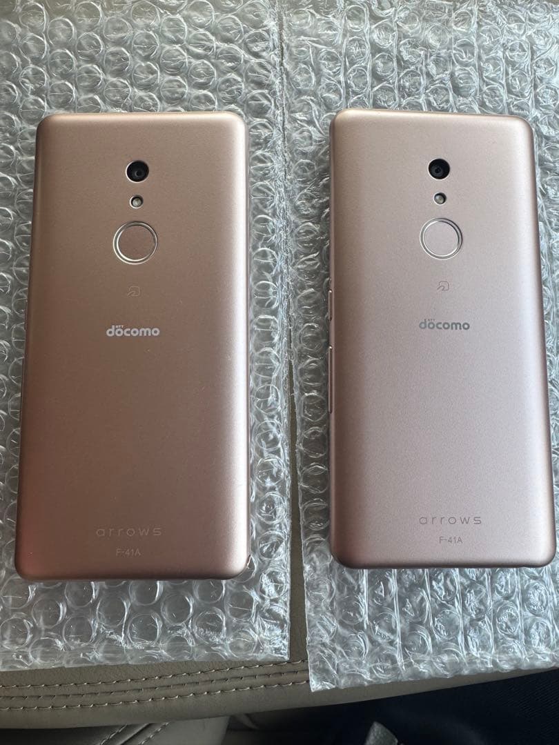 5000引きにしましたdocomo arrows F-41Aローズゴールド 2台