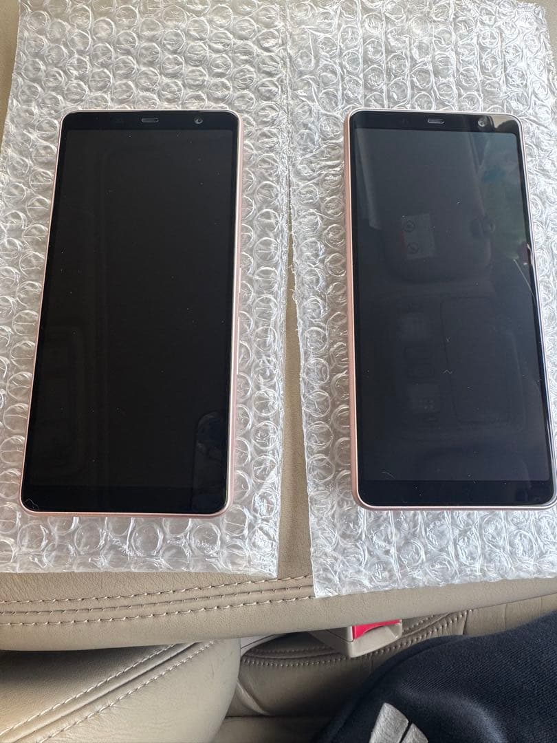 5000引きにしましたdocomo arrows F-41Aローズゴールド 2台