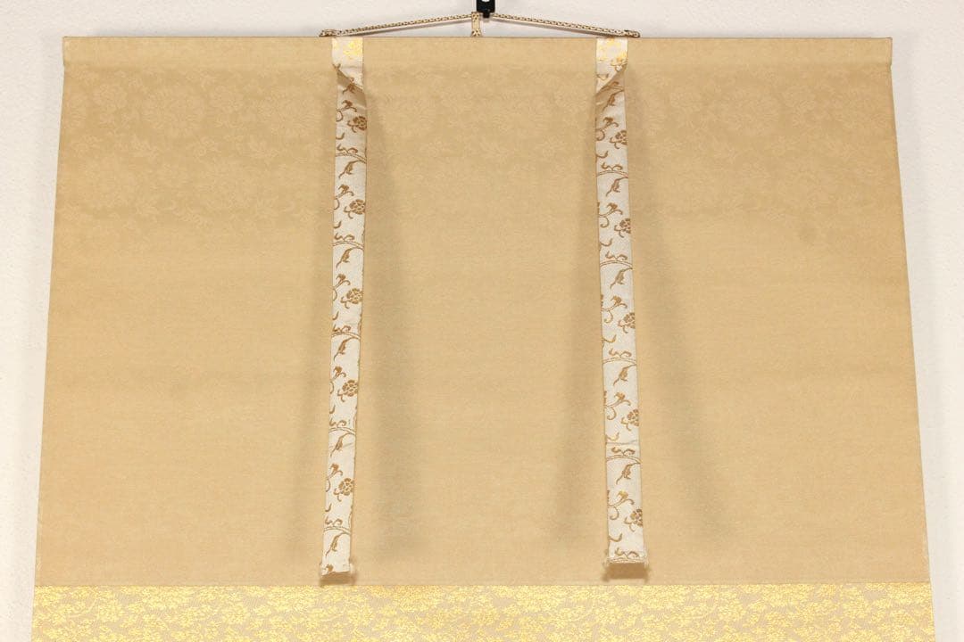 No5252 掛軸　加畑晃風　「嵐峡桜」　絹本着色　金銘　共箱　日本画　送料無料