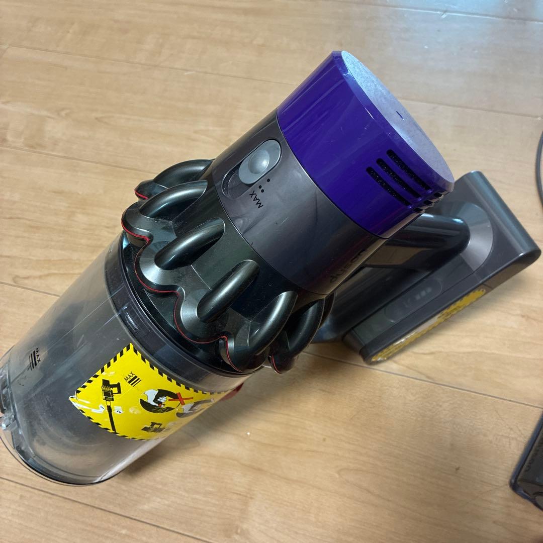 Dyson SV12 コードレス掃除機 各種アタッチメント付き　ジャンク品