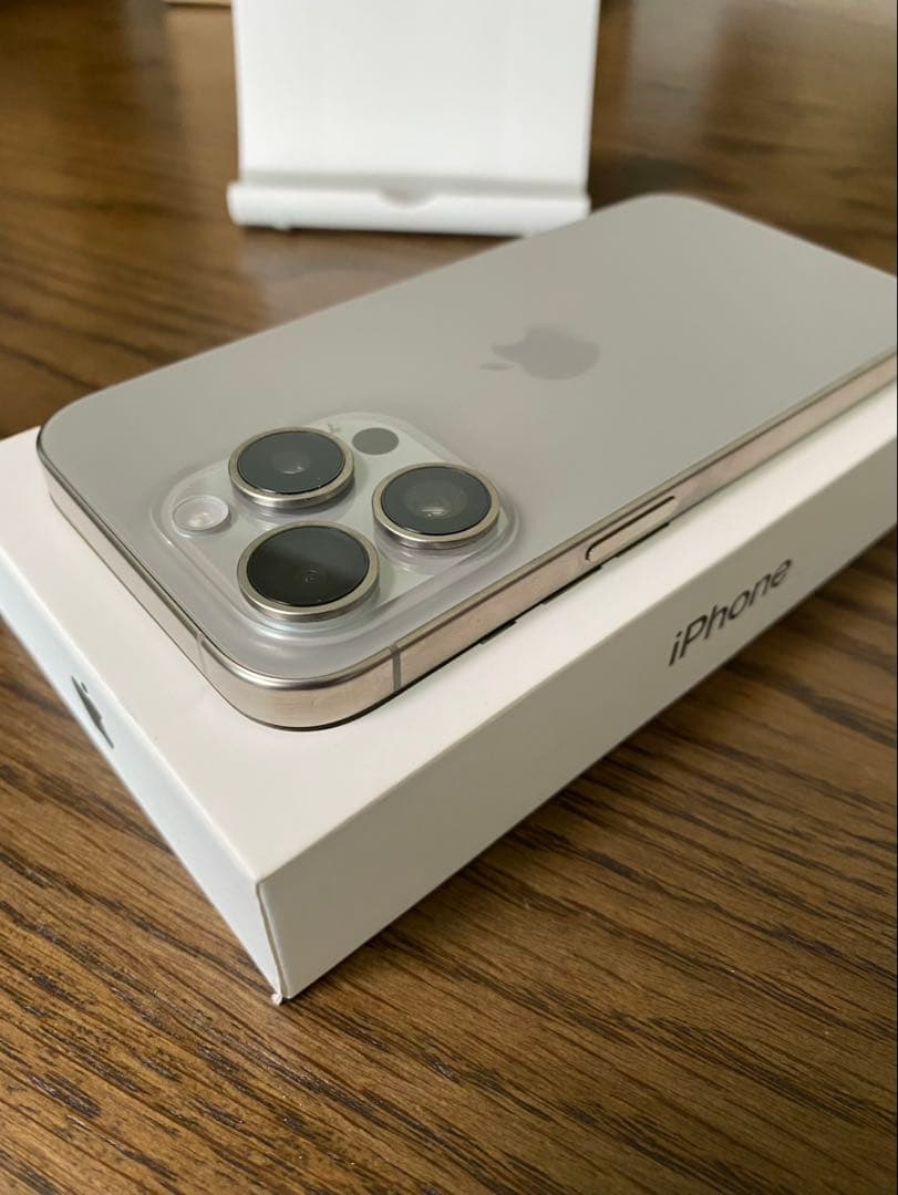 Apple iPhone15pro 128GBナチュラルチタニウム SIMフリー