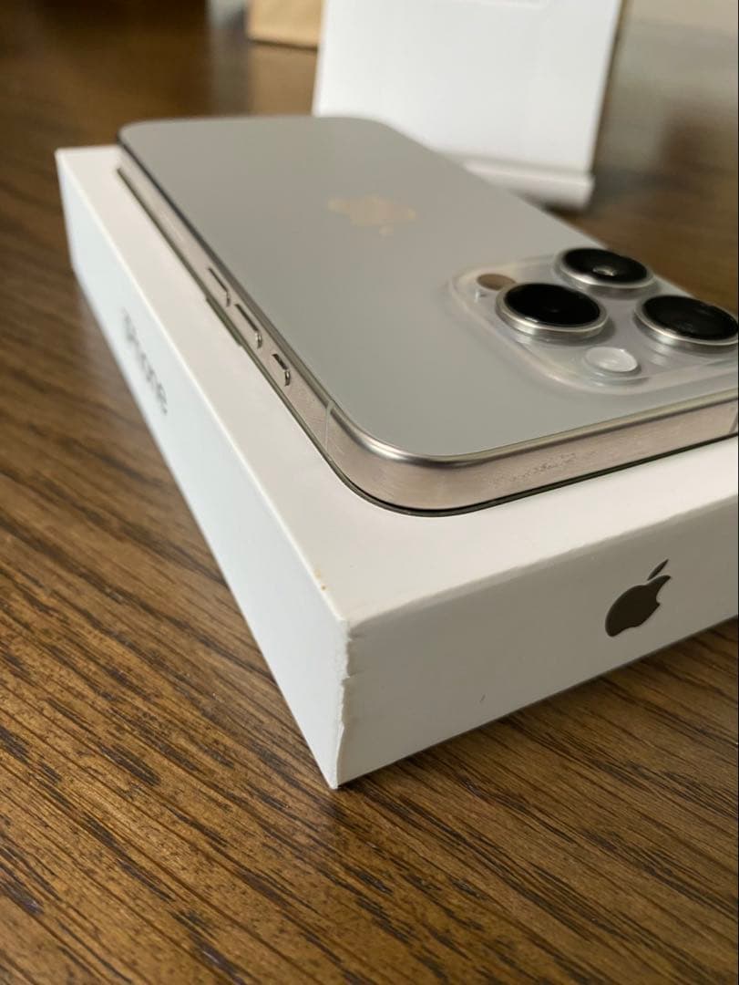 Apple iPhone15pro 128GBナチュラルチタニウム SIMフリー
