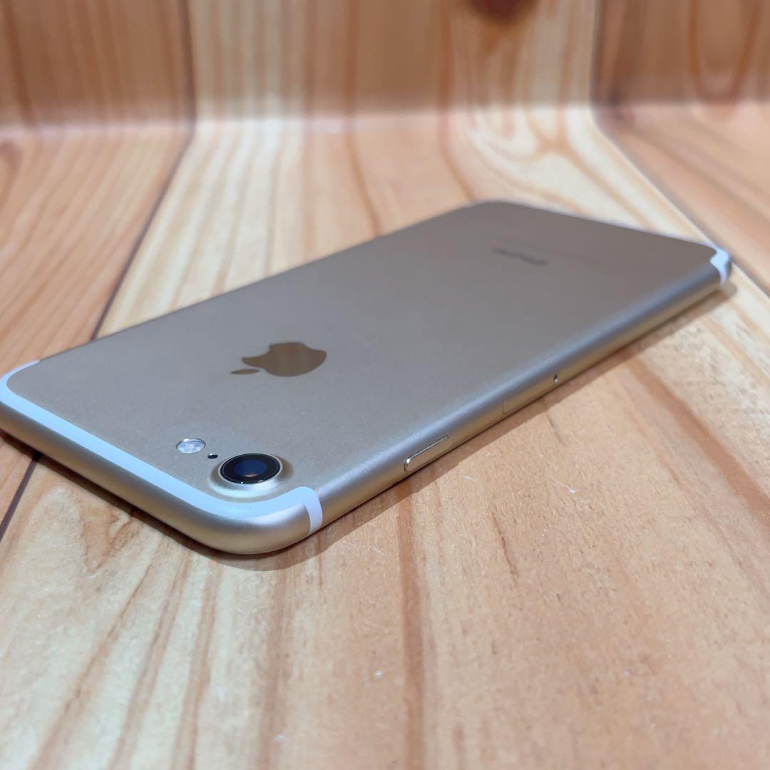 SIMフリー 本体 iPhone 7 128 GB ゴールド 239 電池新品