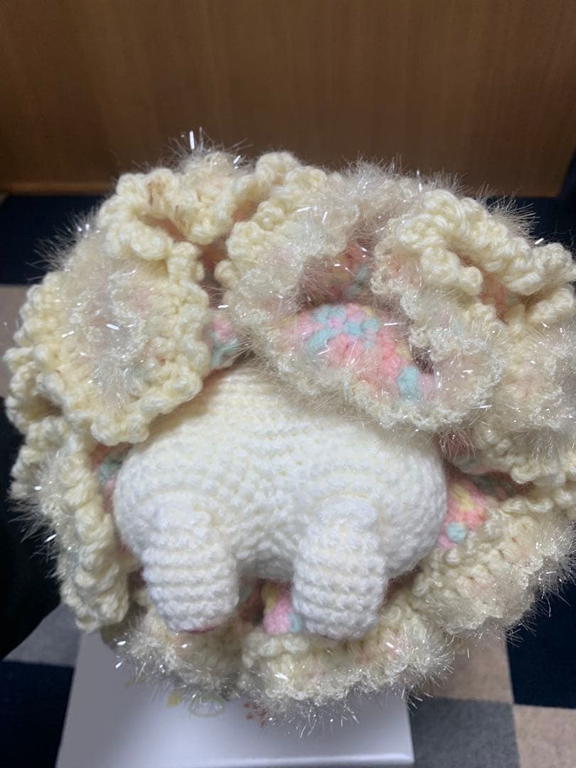 ウサギ型あみぐるみ クリーム色 手作り物