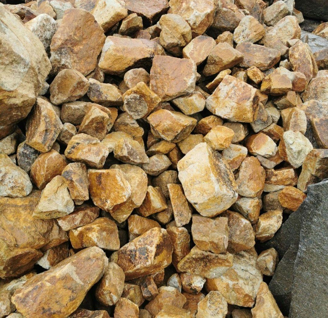 滋賀産　甲賀石　1.000キロ　庭石　石 石材　割栗石　庭　坪庭　ガーデニング