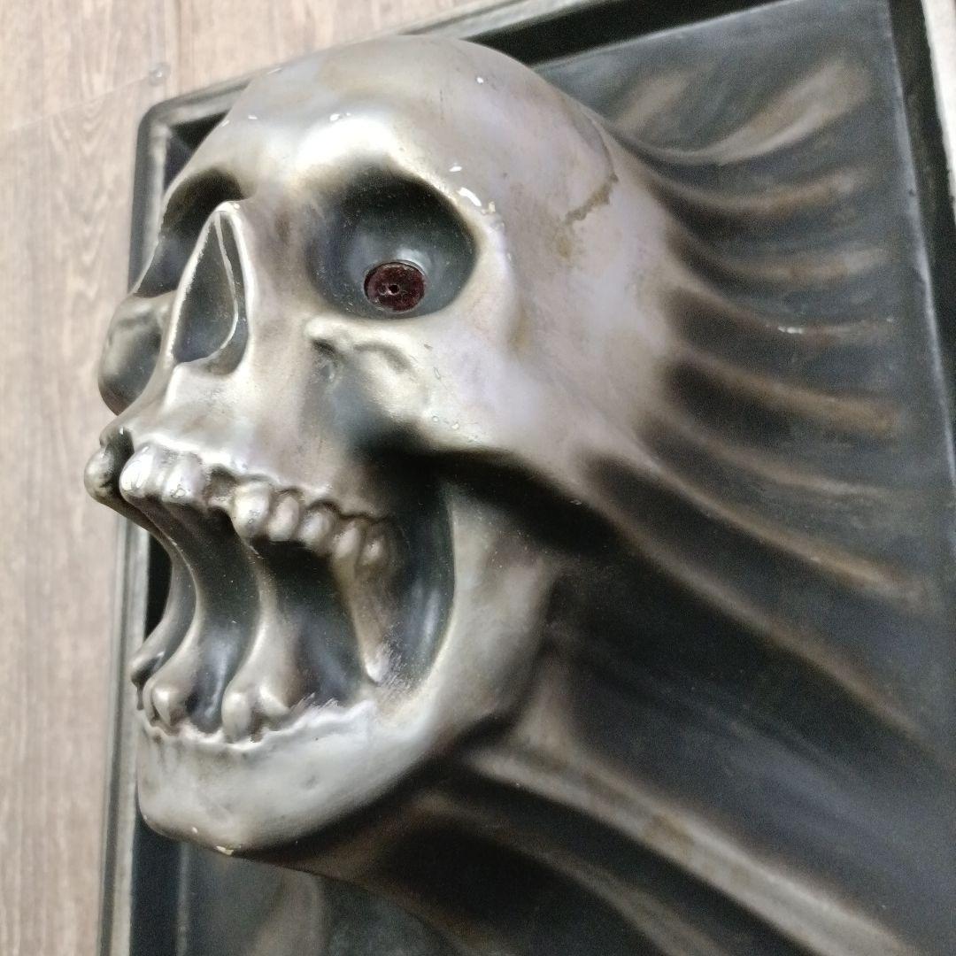骸骨の立体壁掛けオブジェ