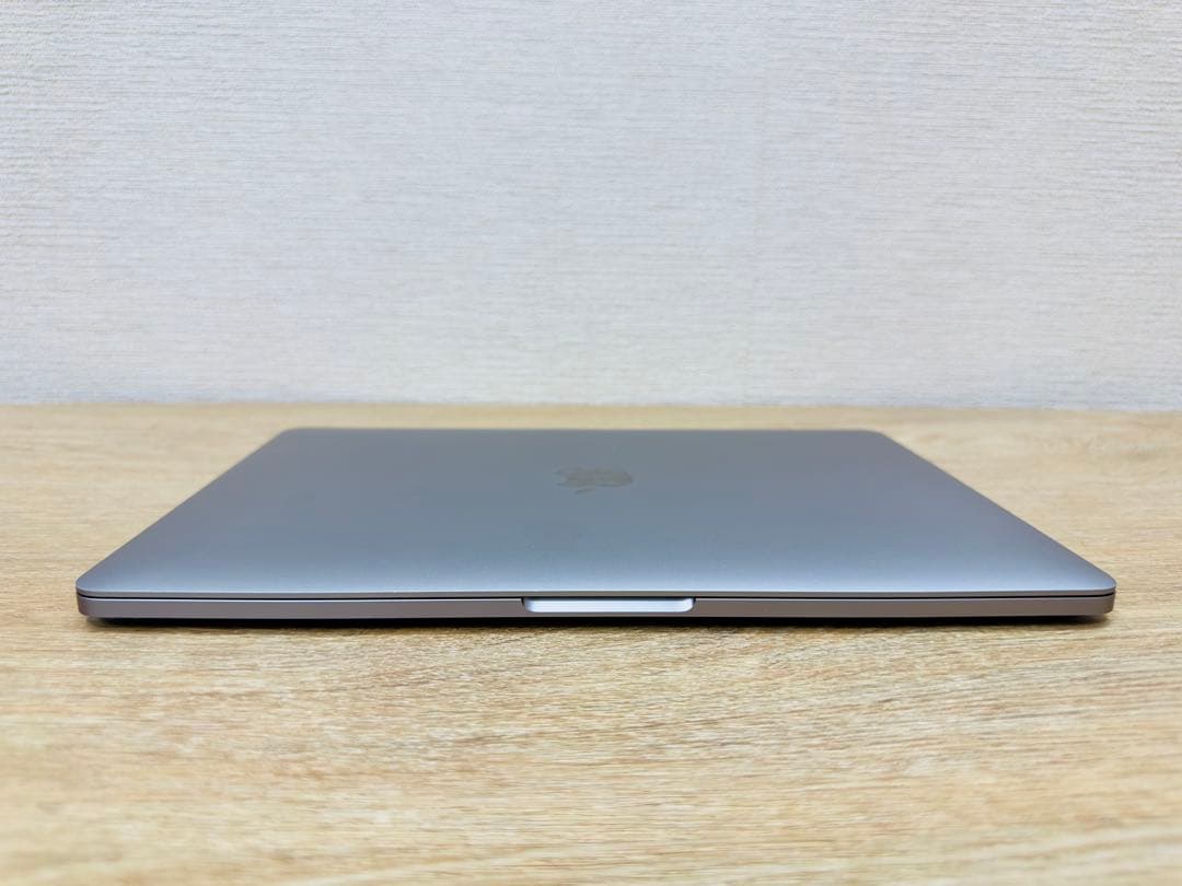 MacBook Pro【OS2022年／SSD 512GB／ ほぼ新品バッテリー