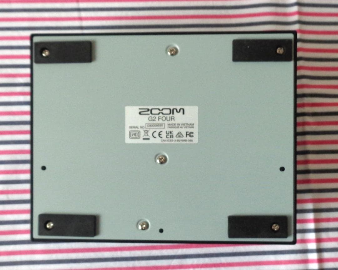 ZOOM G2 FOUR　マルチエフェクター　美品！　ギターエフェクター
