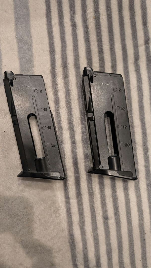ファイブセブンピストル　CO2　Five-Seven マルシン 予備マガジン付き