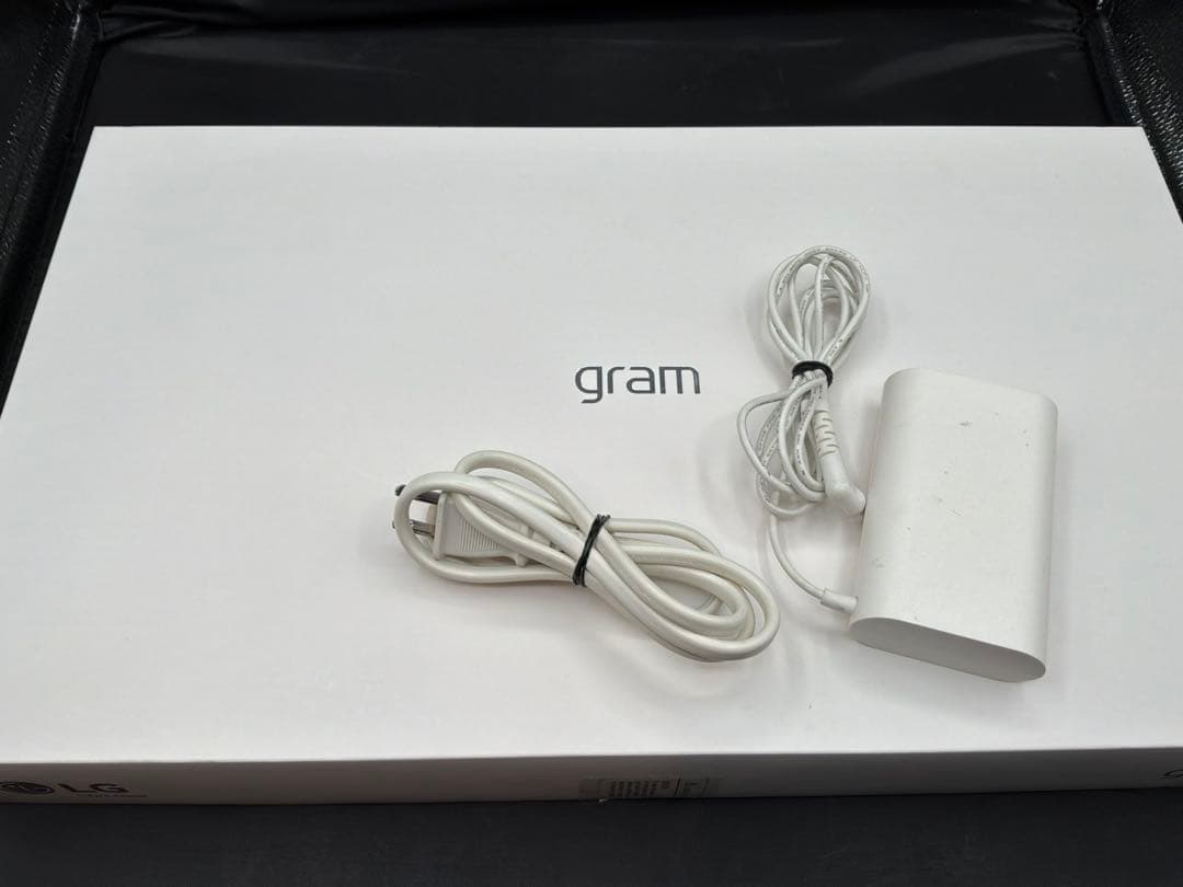 Windowsノート本体 LG gram 15Z90N-VR51J1 i5 8GB 256GB