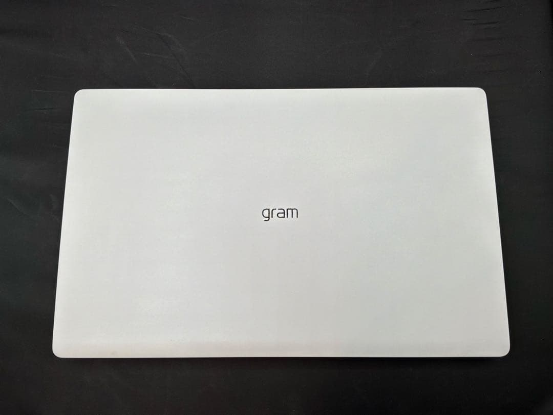 Windowsノート本体 LG gram 15Z90N-VR51J1 i5 8GB 256GB