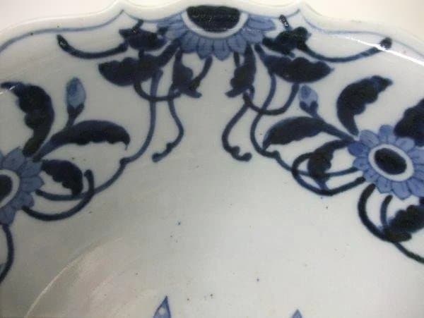 古い 伊万里 青磁 鉢 花草文 輪花 染付 覗 骨董 時代物