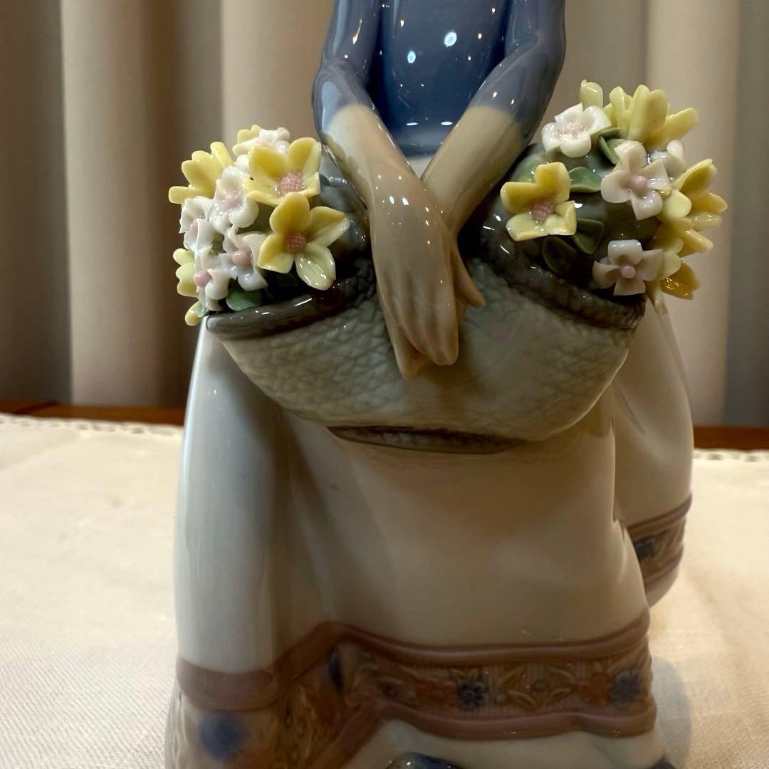 【値下げ】【未使用・超美品】リヤドロ LLADRO 5月の花 少女