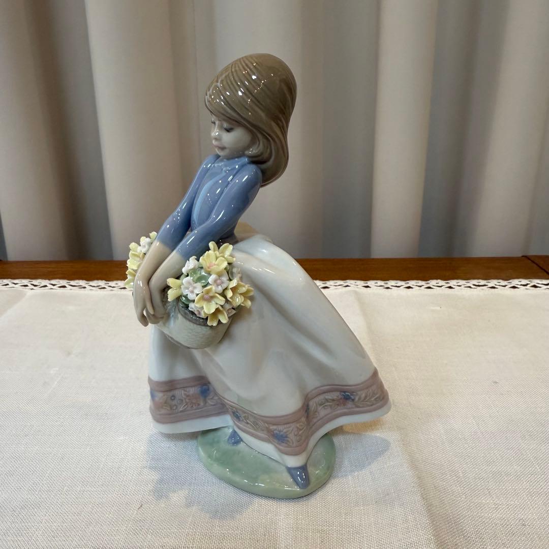 【値下げ】【未使用・超美品】リヤドロ LLADRO 5月の花 少女