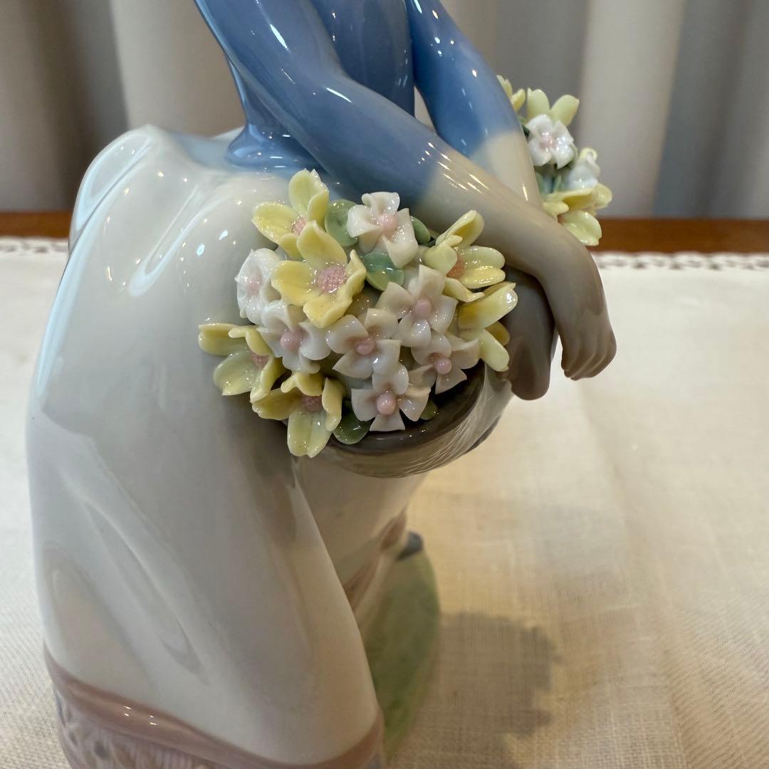 【値下げ】【未使用・超美品】リヤドロ LLADRO 5月の花 少女