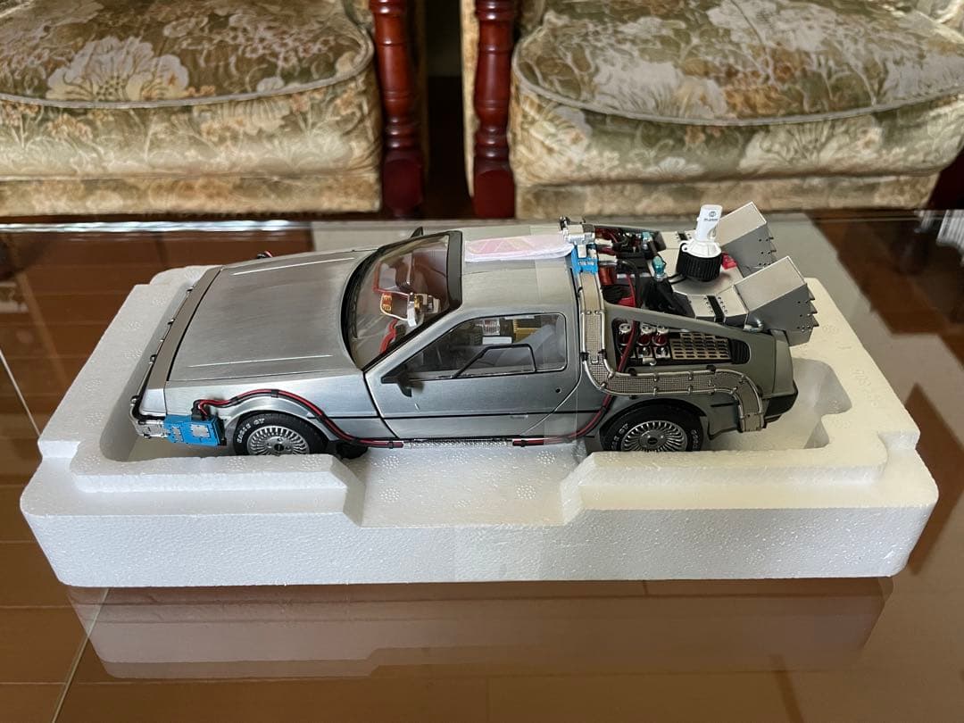 1/18 ホットウィール バックトゥーザフューチャー デロリアン未展示品