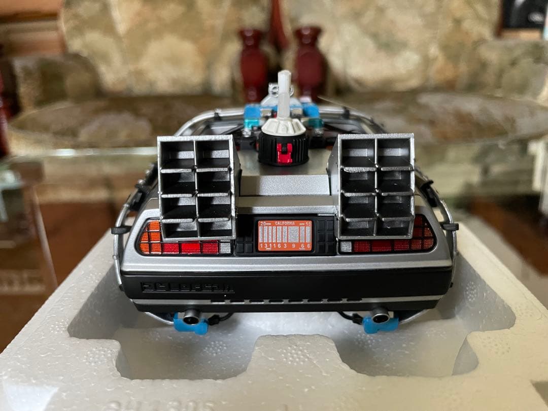 1/18 ホットウィール バックトゥーザフューチャー デロリアン未展示品