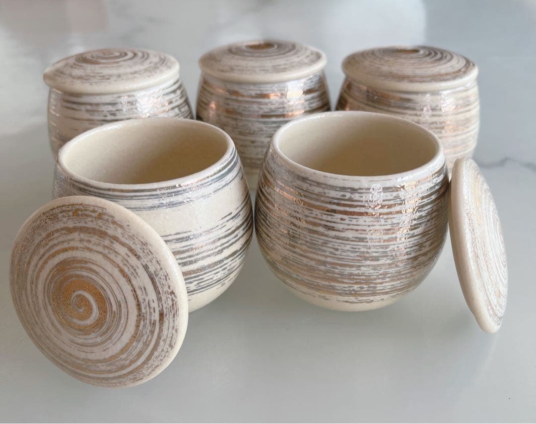 茶碗蒸し器　蓋つき煮物椀 5個セット クリーム色と金のストライプ