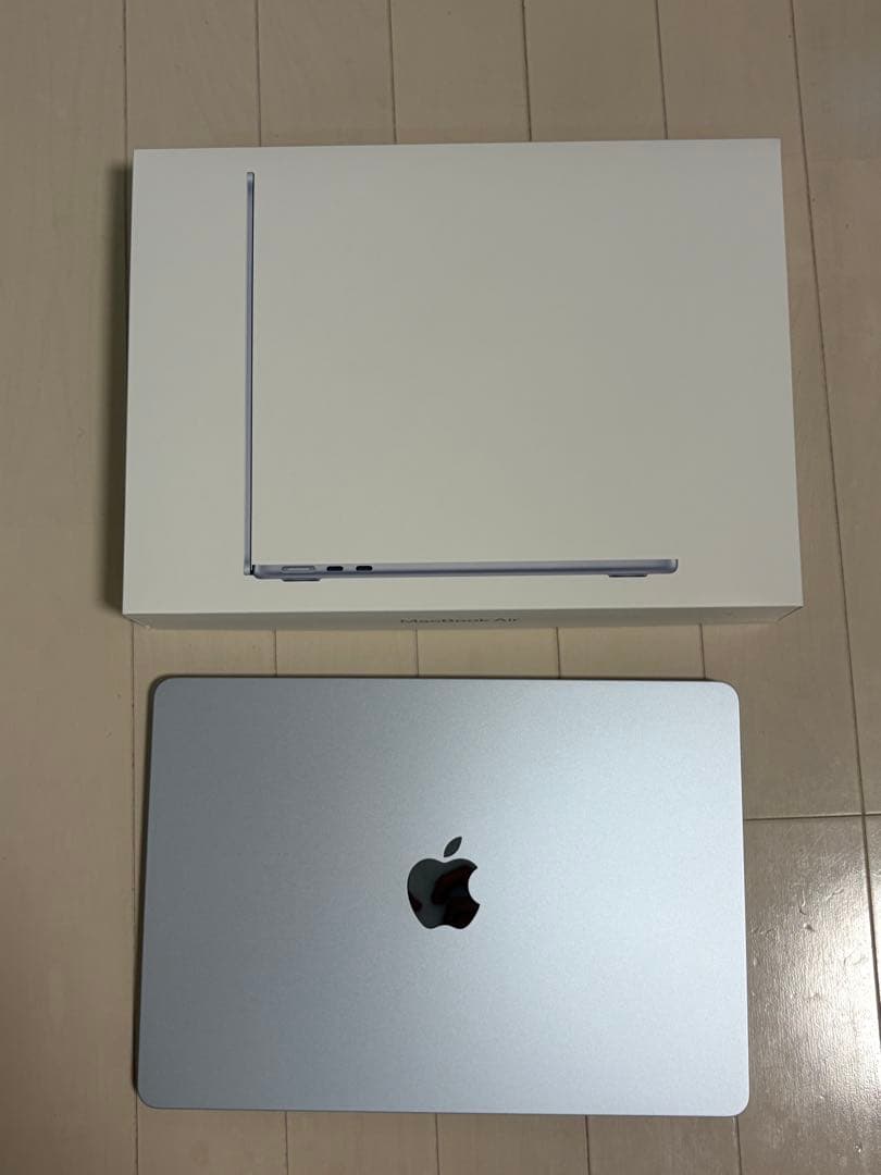 美品 MacBook Air M4 13インチ SkyBlue 256GB