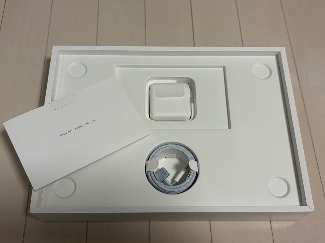 美品 MacBook Air M4 13インチ SkyBlue 256GB