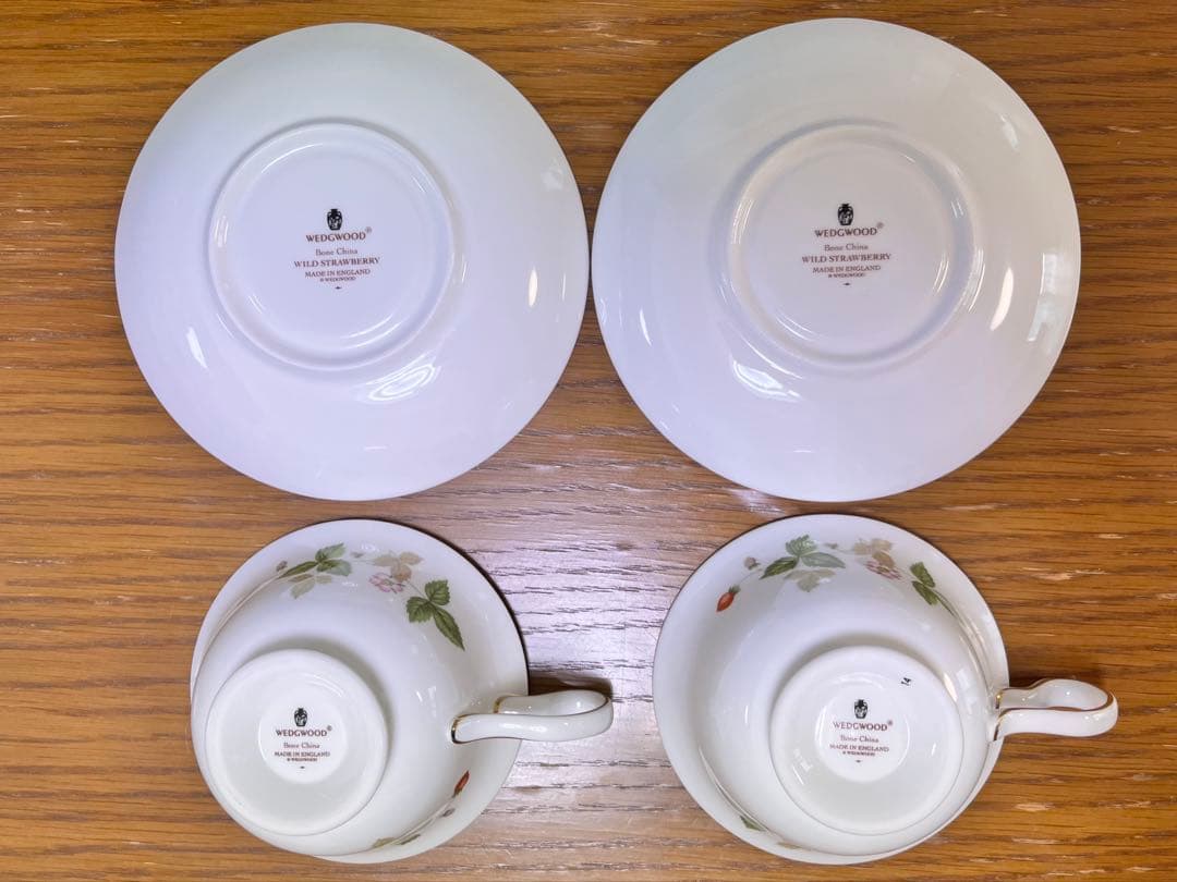 ウェッジウッド ワイルドストロベリー　ティーカップ&ソーサー2客セット