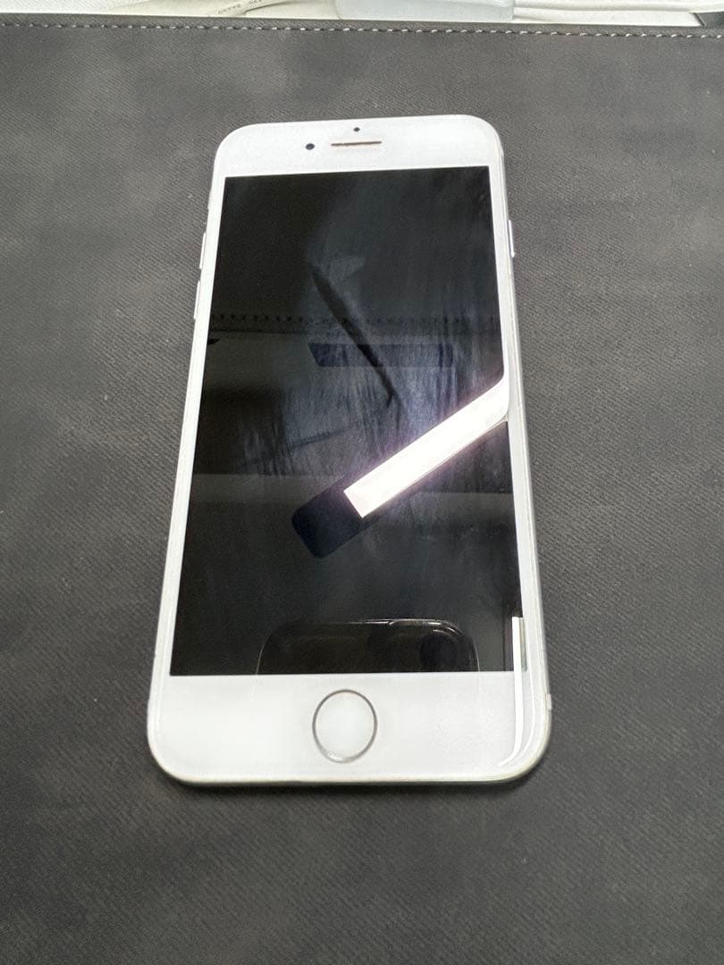 美品　iPhone7 32GB 99% SIMフリー