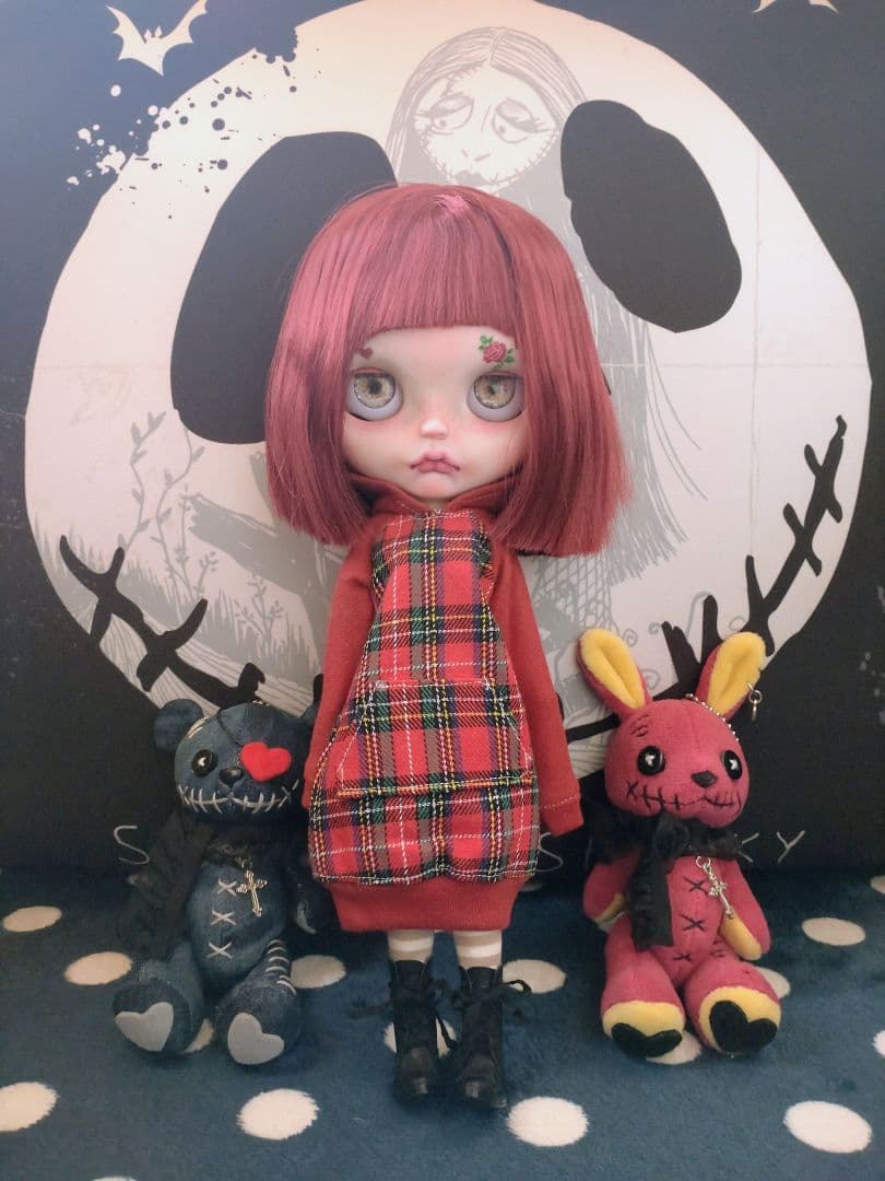 カスタムアイシードールボルドーローズフェイスアウトフィット付き