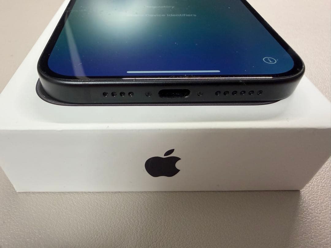 iPhone15 plus 128GB ブラック　純正ケース付き