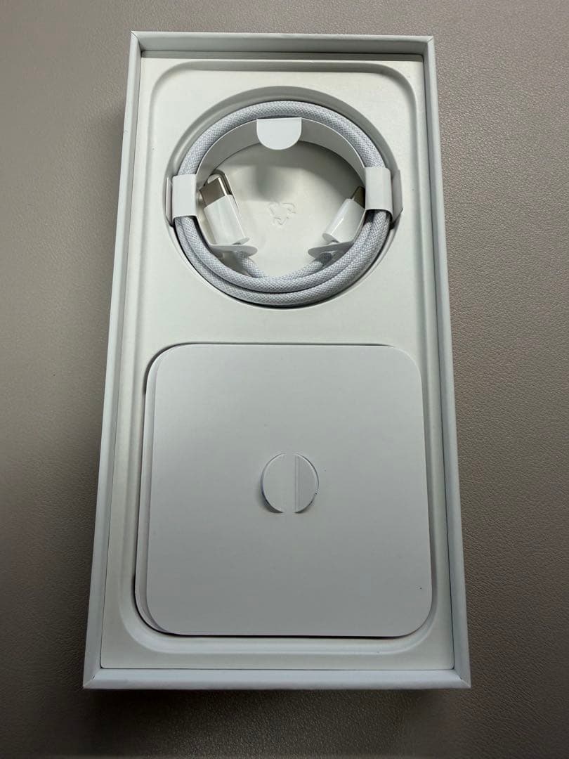 iPhone15 plus 128GB ブラック　純正ケース付き