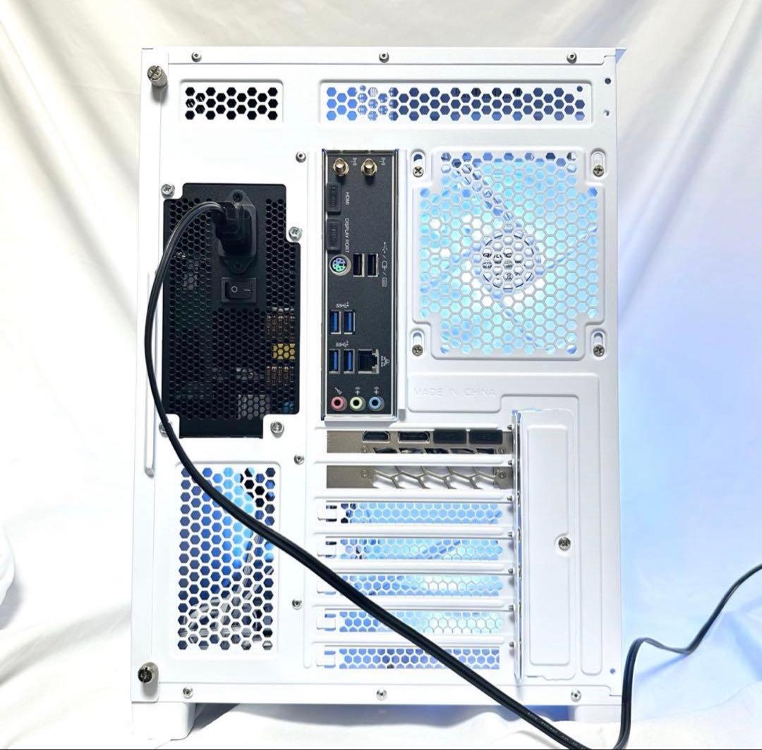 【新品】 ゲーミングPC RTX5070 RYZEN7 5700X 32GB