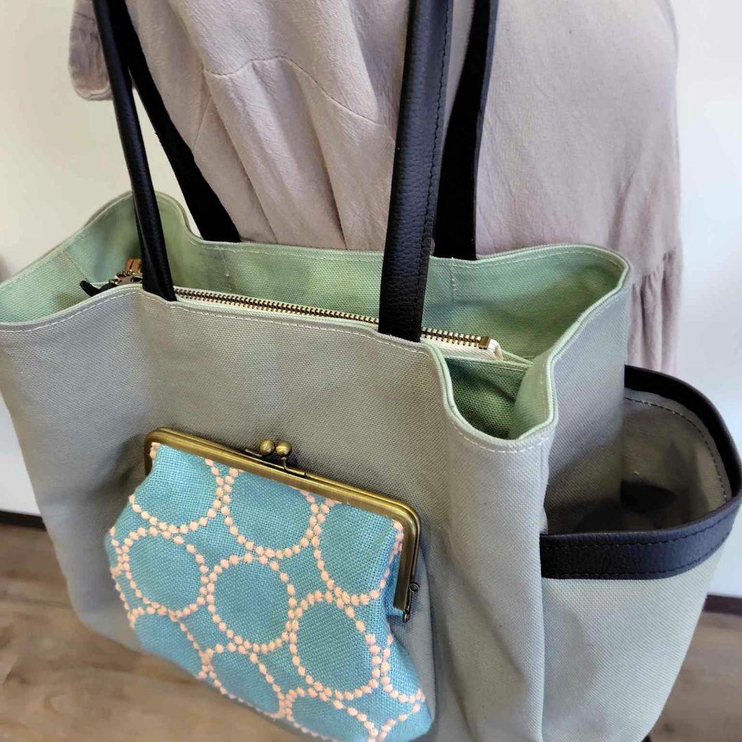 ぷ*ぃ様 ミナペルホネン/tambourineタンバリンブルー/がま口仕切り付き