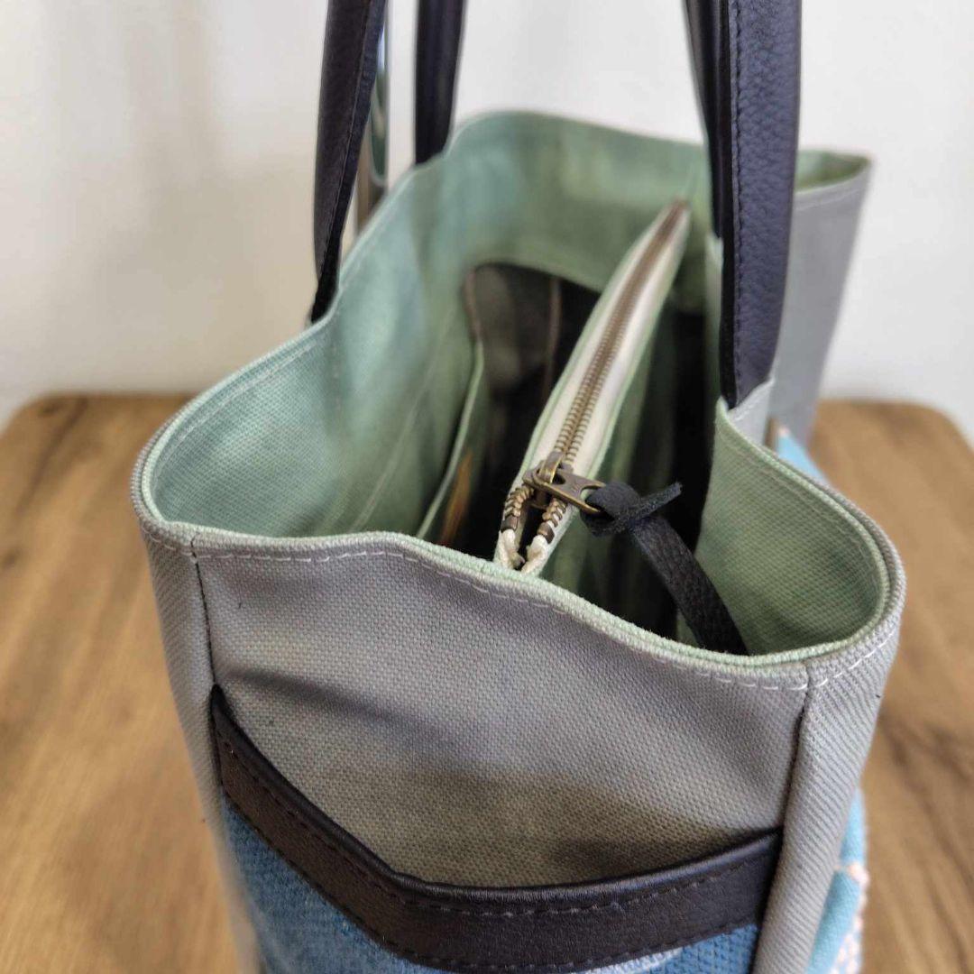 ぷ*ぃ様 ミナペルホネン/tambourineタンバリンブルー/がま口仕切り付き