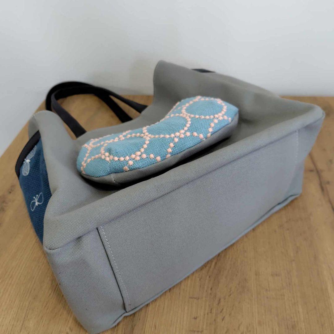 ぷ*ぃ様 ミナペルホネン/tambourineタンバリンブルー/がま口仕切り付き