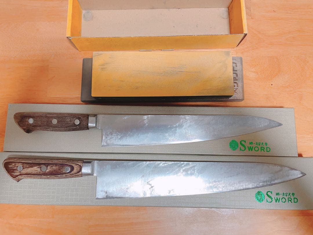 堺一文字光秀　牛刀セット300mm/240mm 研ぎ石付き