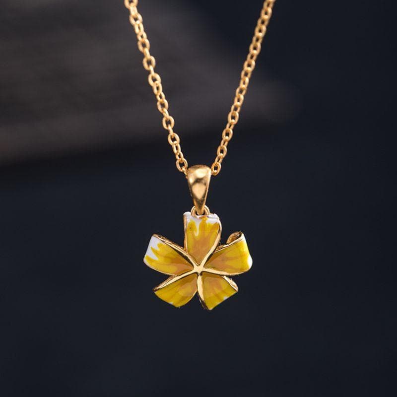 プルメリアのペンダント - 花の美しいグラデーションをリアルに再現 N106