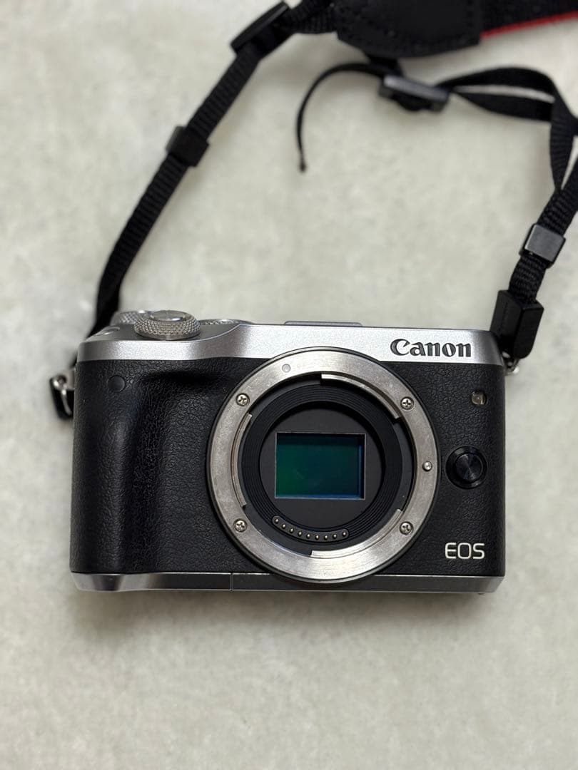 Canon EOS M6ミラーレスカメラ レンズ2本付き
