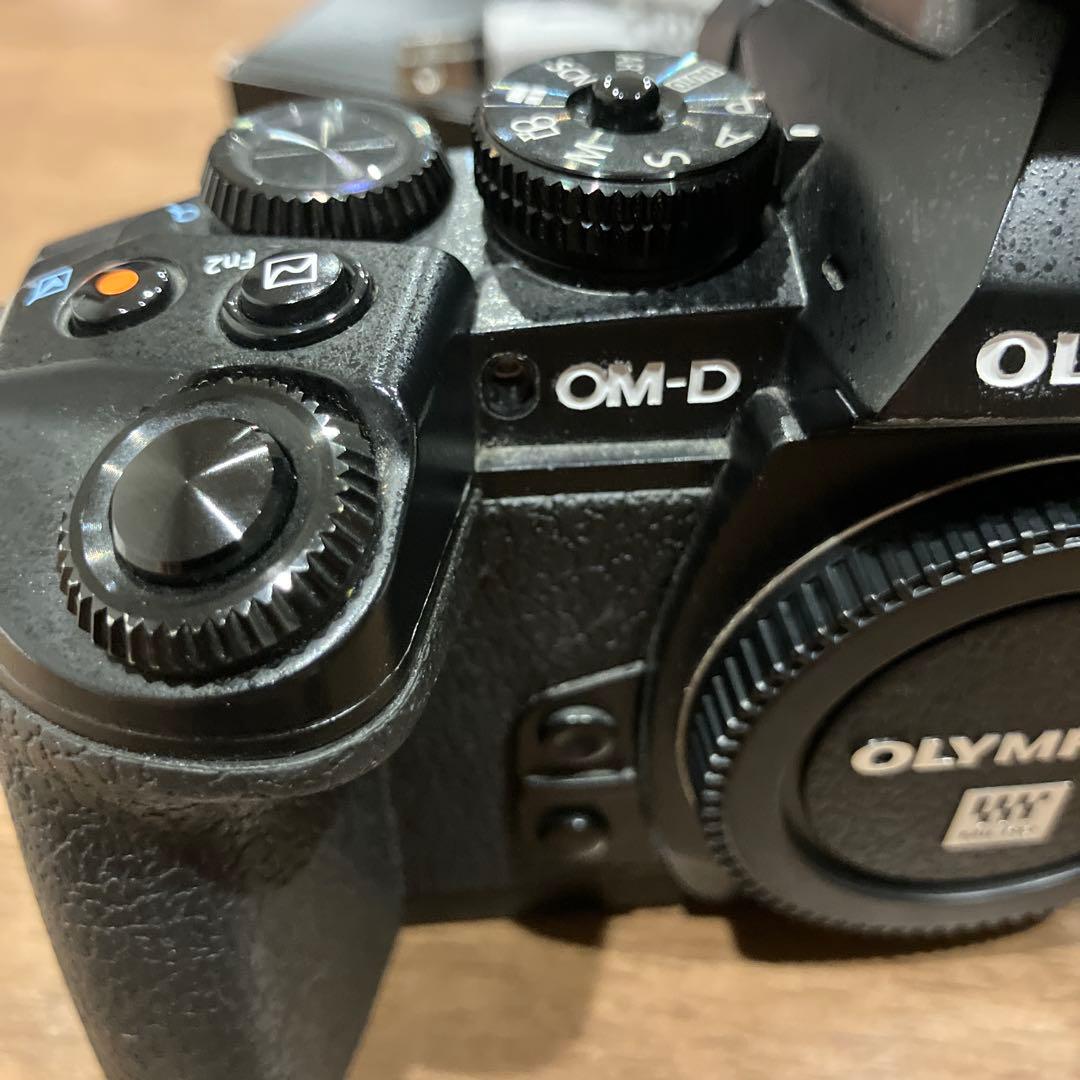 【中古】OLYMPUS OM-D E-M1 本体 ミラーレス一眼 初代