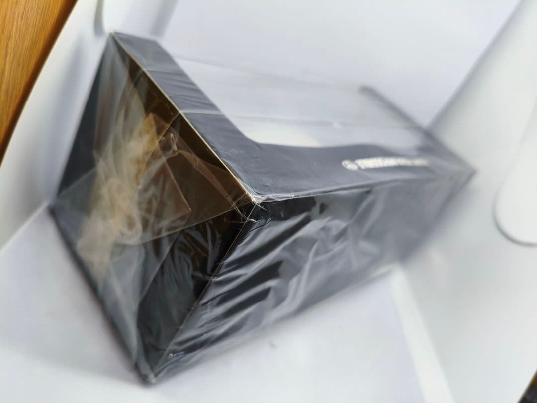 トヨタ　ハリアー　白　ホワイト　カラーサンプル　1/30　ミニカー　模型