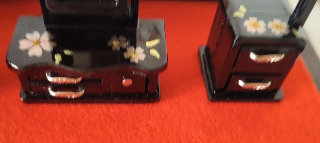 雛人形　コンパクト　 木目込み雛人形 親王飾り　 雛道具　 桜 の花びら ケース